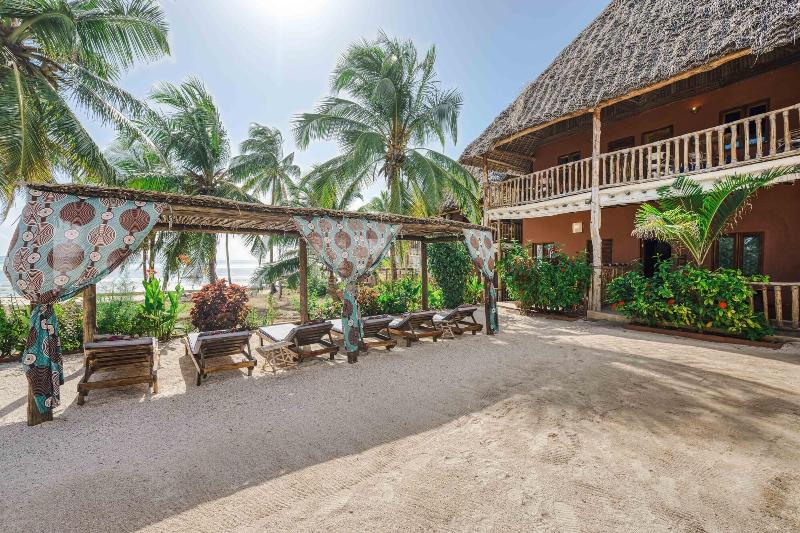 Shanuo Beach Bungalows image