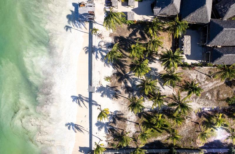 Shanuo Beach Bungalows image