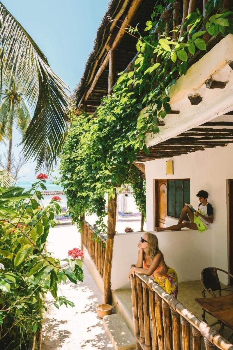 Shanuo Beach Bungalows image