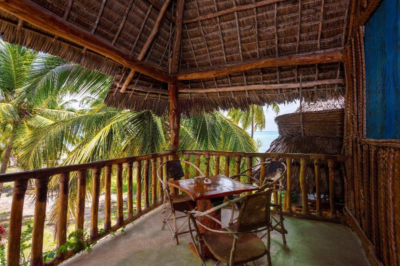 Shanuo Beach Bungalows image