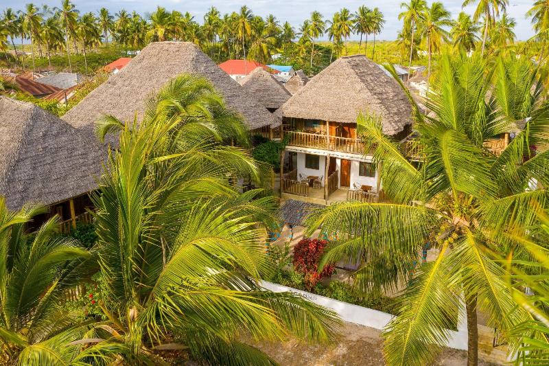 Shanuo Beach Bungalows image