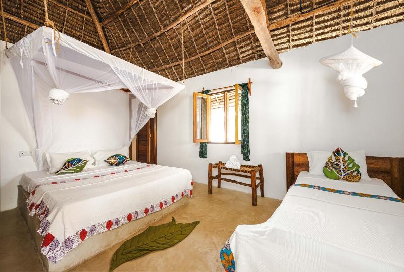 Shanuo Beach Bungalows image