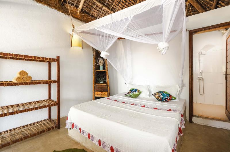 Shanuo Beach Bungalows image
