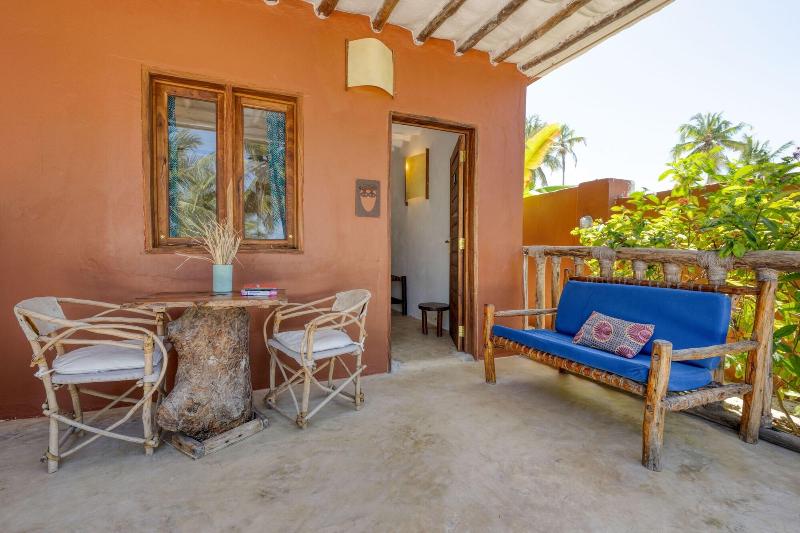 Shanuo Beach Bungalows image