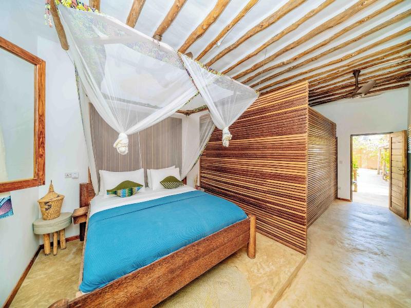 Shanuo Beach Bungalows image