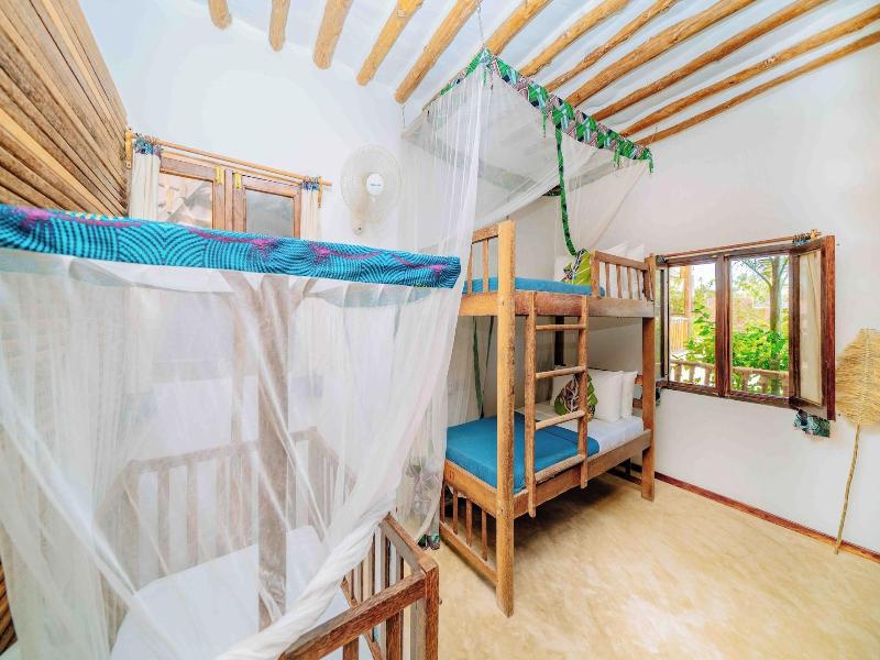 Shanuo Beach Bungalows image