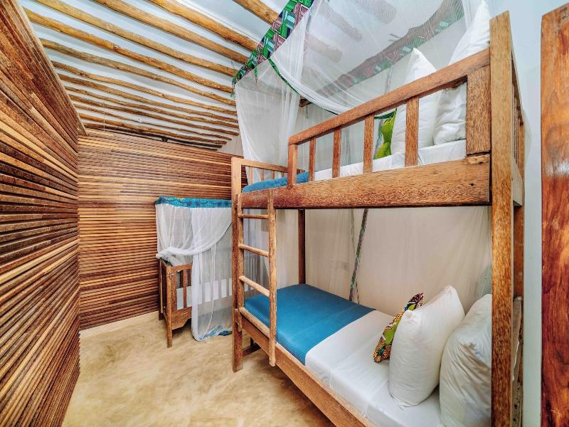 Shanuo Beach Bungalows image