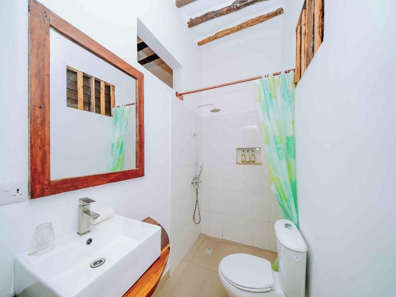 Shanuo Beach Bungalows image