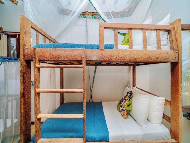 Shanuo Beach Bungalows image