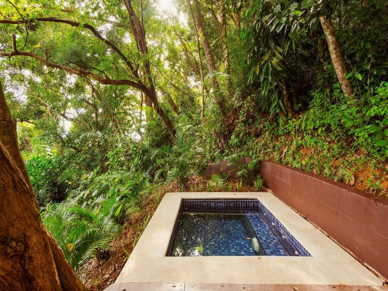 Lihim Resort