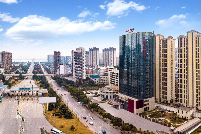 Ramada By Wyndham Huangshi Huangshigang image