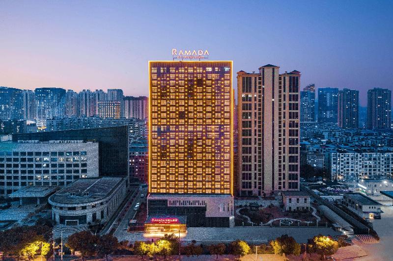 Ramada By Wyndham Huangshi Huangshigang image