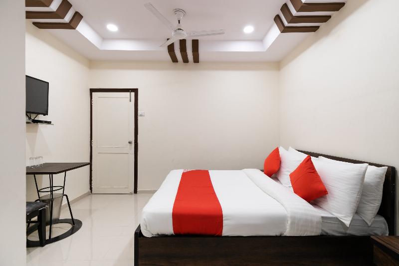 OYO Flagship 41641 Poonam Palace image