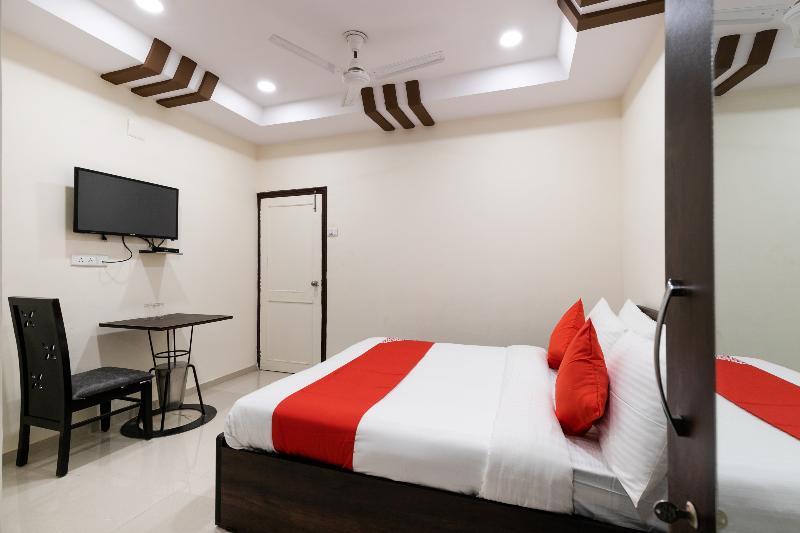 OYO Flagship 41641 Poonam Palace image
