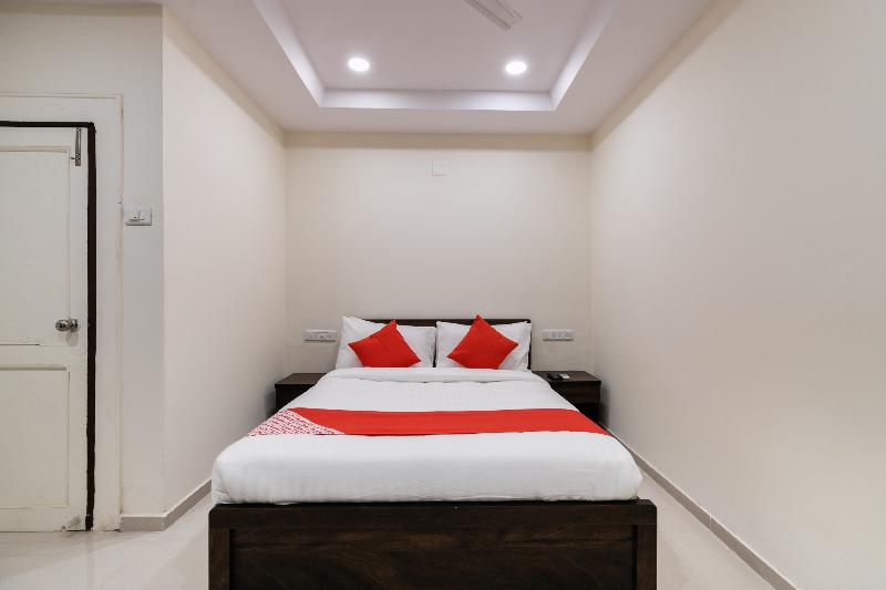 OYO Flagship 41641 Poonam Palace image
