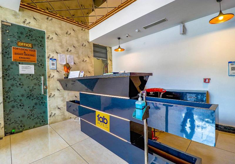 Capital O 70928 Hotel Golden Home — view