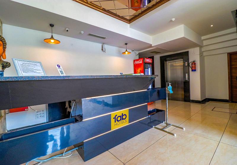 Capital O 70928 Hotel Golden Home