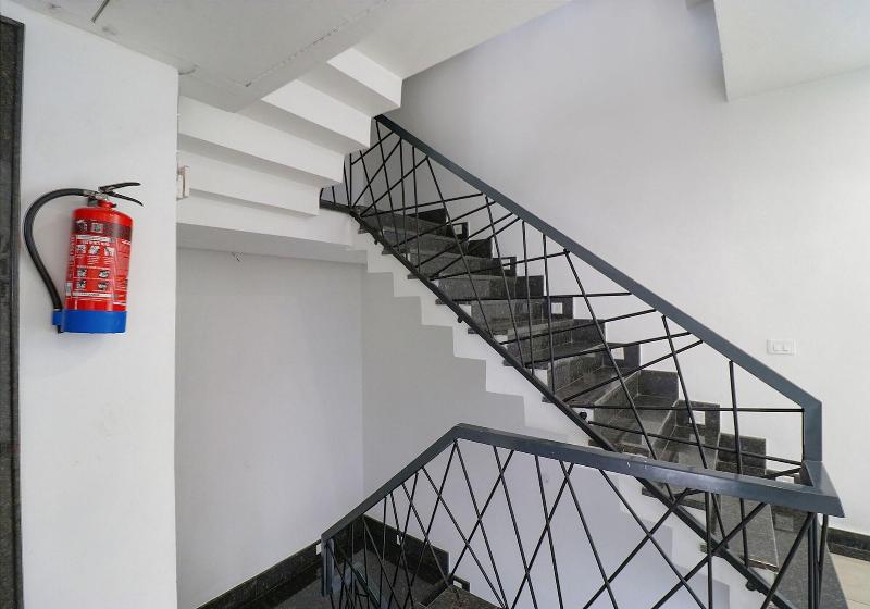Capital O 70928 Hotel Golden Home