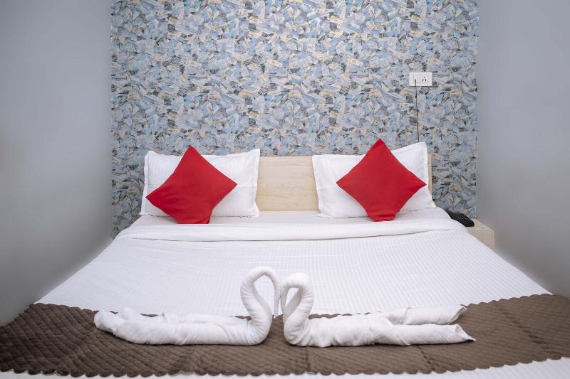 OYO Flagship 22252 Town & Country Inn image