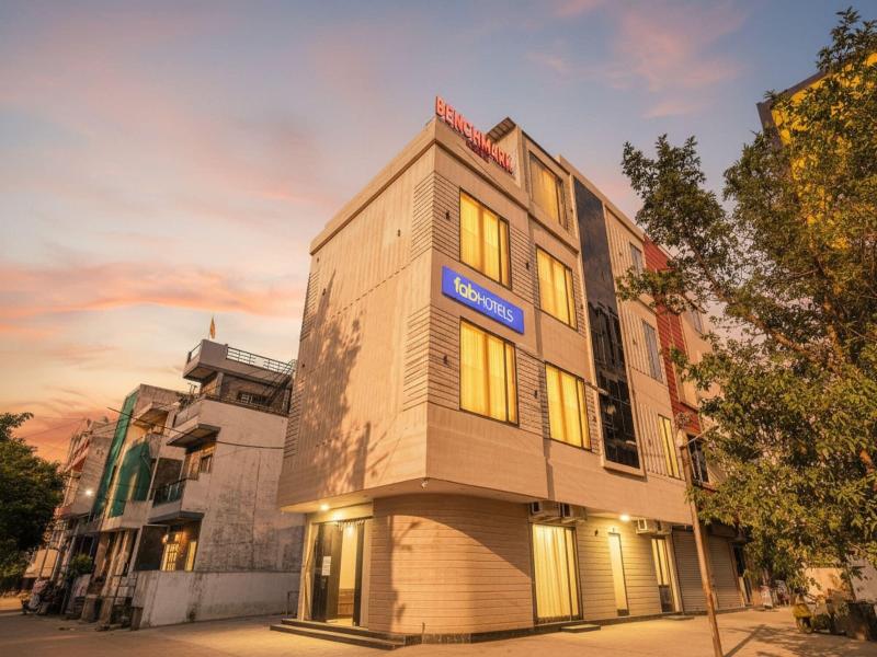Collection O 45876 Hotel Benchmark Vijay Nagar