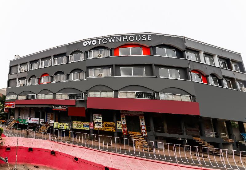 OYO Townhouse 135 Gandhi Hall