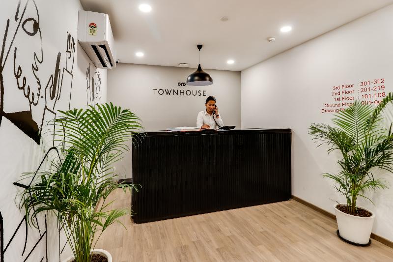 OYO Townhouse 135 Gandhi Hall