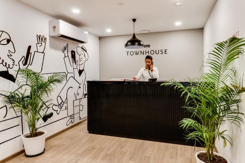 OYO Townhouse 135 Gandhi Hall