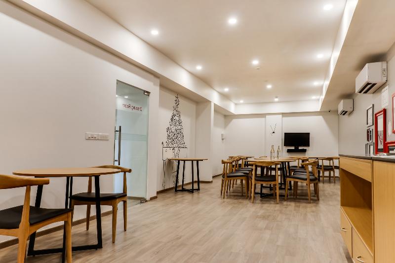 OYO Townhouse 135 Gandhi Hall