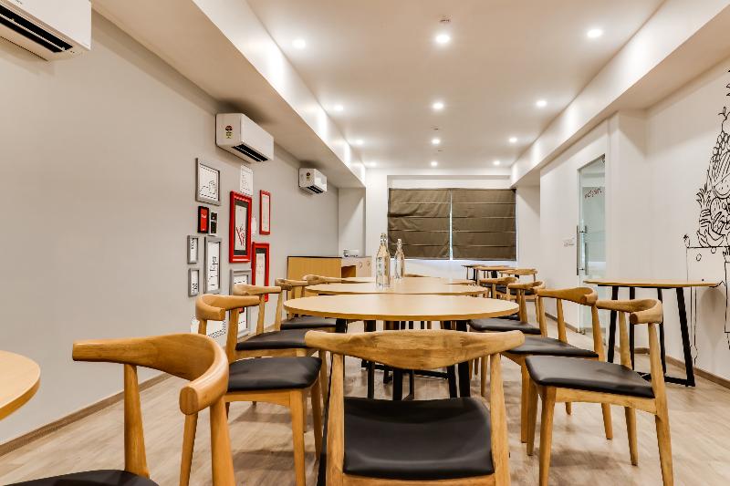 OYO Townhouse 135 Gandhi Hall