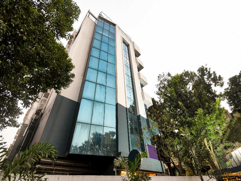 OYO 78582 SilverKey Hotel Mayfair Tower — exterior view