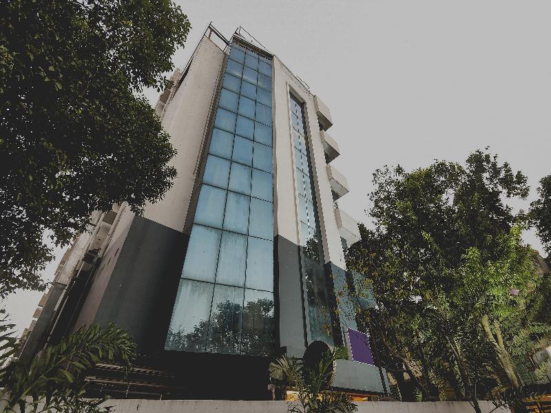 OYO 78582 SilverKey Hotel Mayfair Tower image