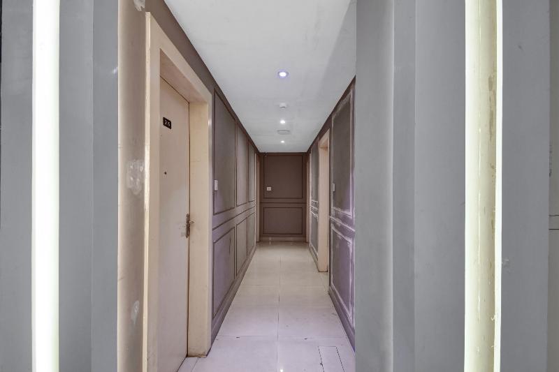 OYO 78582 SilverKey Hotel Mayfair Tower image