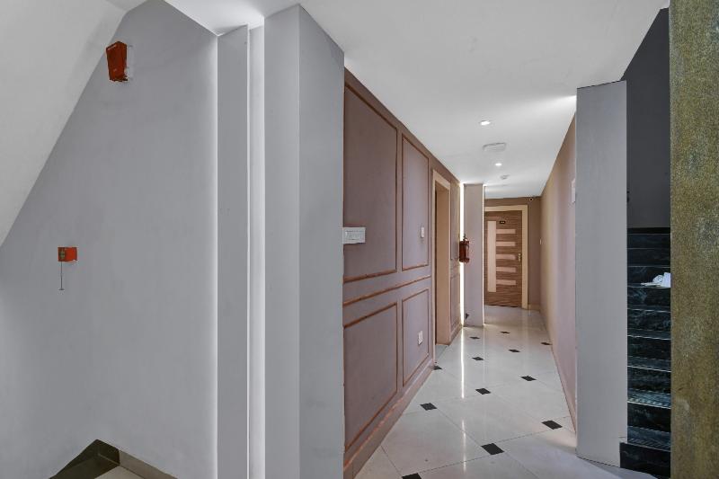 OYO 78582 SilverKey Hotel Mayfair Tower image