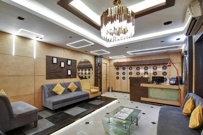 OYO 78582 SilverKey Hotel Mayfair Tower image