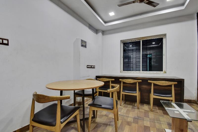 OYO 78582 SilverKey Hotel Mayfair Tower image