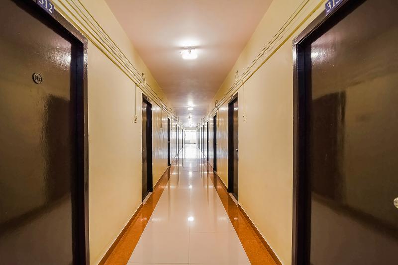 OYO Flagship 36422 Hotel Maruthi Gandhi Park — view