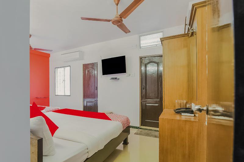 OYO Flagship 36422 Hotel Maruthi Gandhi Park 4