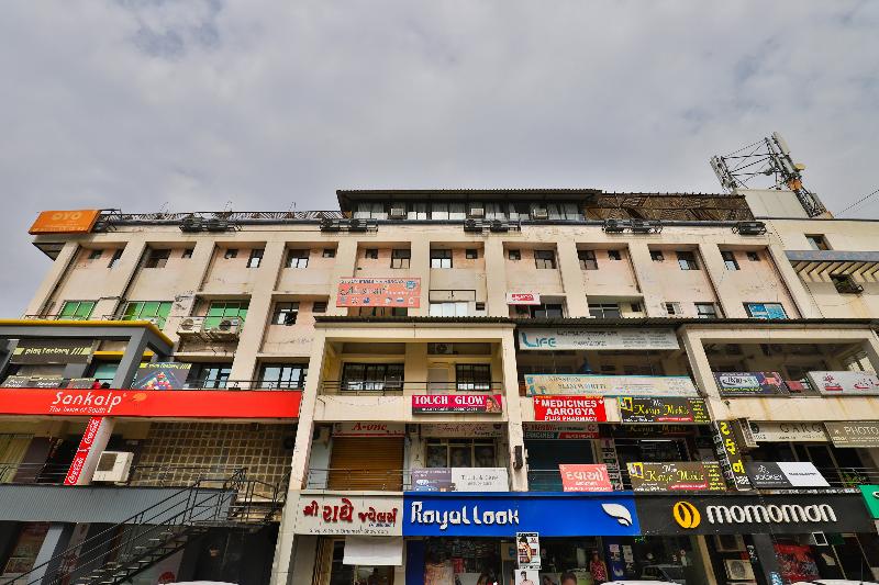 OYO 15862 Hotel The Grand Krishna — photo 4