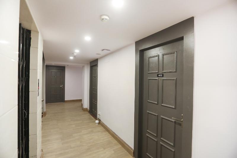 OYO Townhouse 152 Hotel Suncitel Airport image