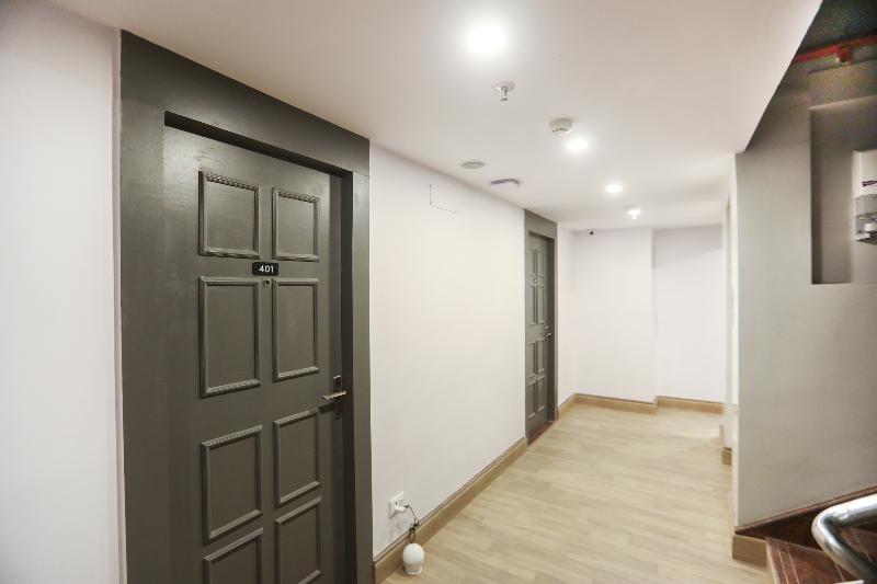 OYO Townhouse 152 Hotel Suncitel Airport image