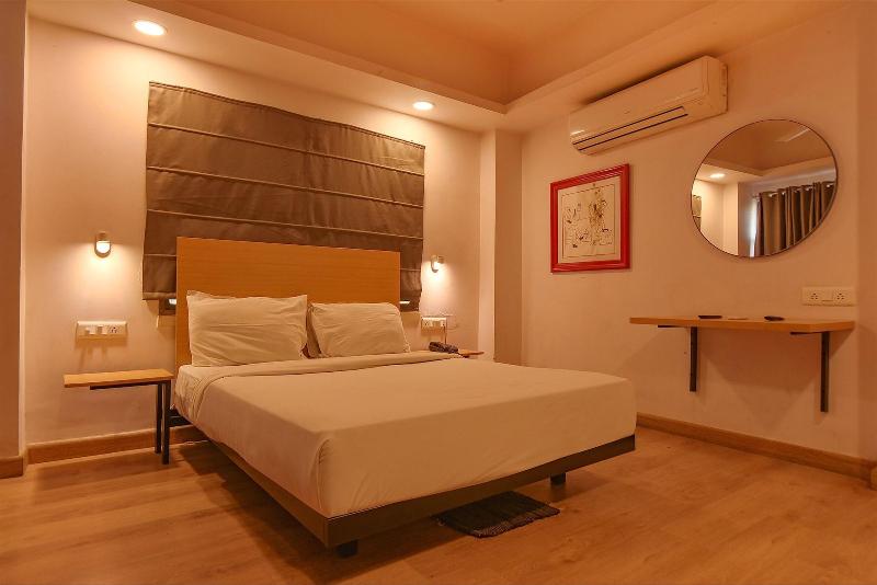 OYO Townhouse 152 Hotel Suncitel Airport image