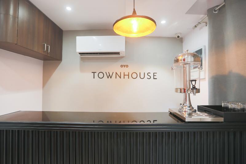 OYO Townhouse 152 Hotel Suncitel Airport image