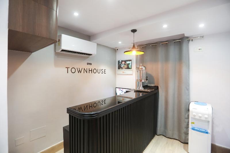 OYO Townhouse 152 Hotel Suncitel Airport image