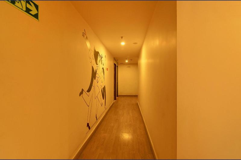 OYO Townhouse 152 Hotel Suncitel Airport image