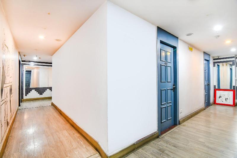 OYO Townhouse 152 Hotel Suncitel Airport image