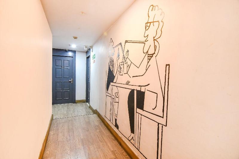 OYO Townhouse 152 Hotel Suncitel Airport image