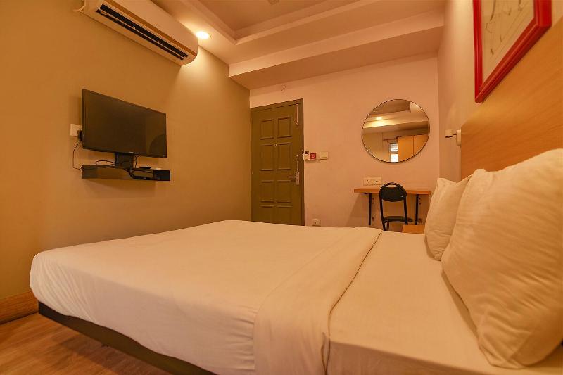 OYO Townhouse 152 Hotel Suncitel Airport image