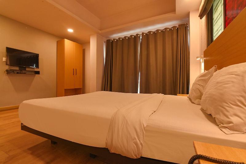OYO Townhouse 152 Hotel Suncitel Airport image