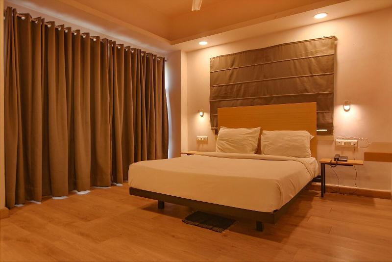 OYO Townhouse 152 Hotel Suncitel Airport image