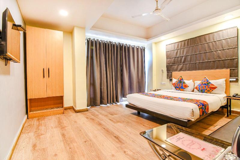 OYO Townhouse 152 Hotel Suncitel Airport image